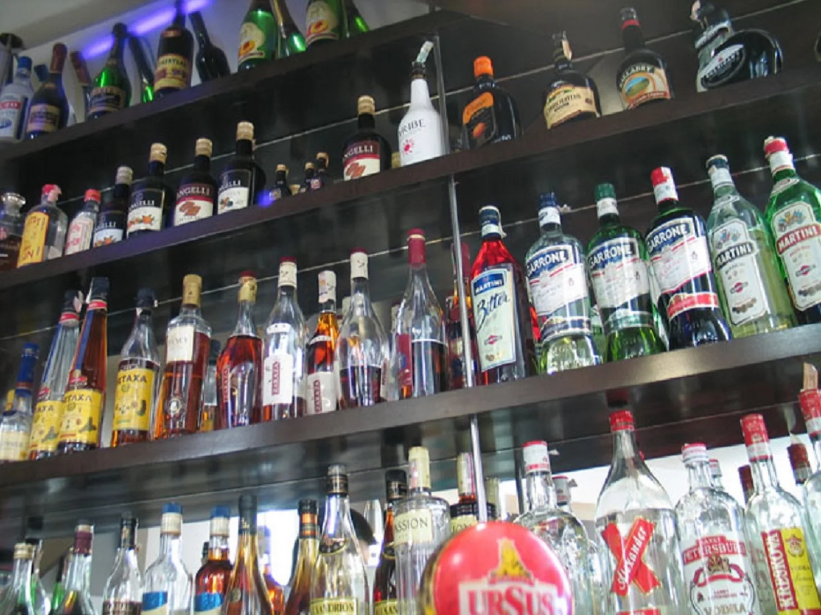Restaurant · detaliu de bar � Euro House Baia Mare